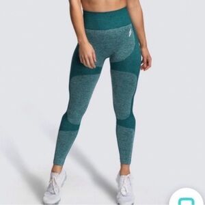 Doyoueven Teal-ish color IMPACT seamless workout pants